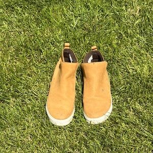 Dark orange-y tan ankle boots Slip-On’s
